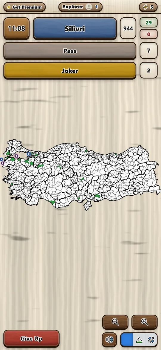 Gameplay on the full map of Türkiye: the player is asked to find Silivri, with the timer, the counters and the Pass and Joker buttons above the map.